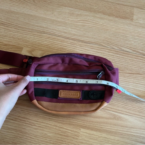 Wilderdog Huckleberry Utility Fanny Travel Pack Bag - Picture 8 of 9